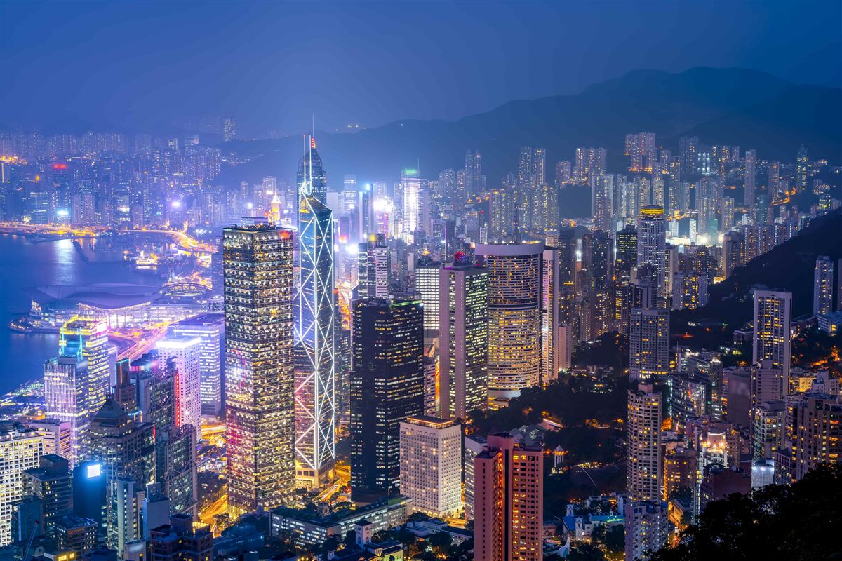 Carta da parati vista panoramica di hong kong di notte dalla torre di osservazione