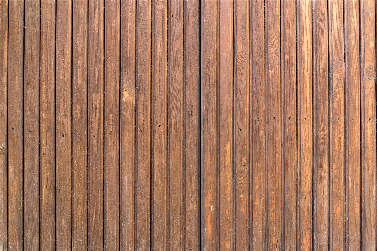 Carta da parati barriera continua in vecchie travi di legno