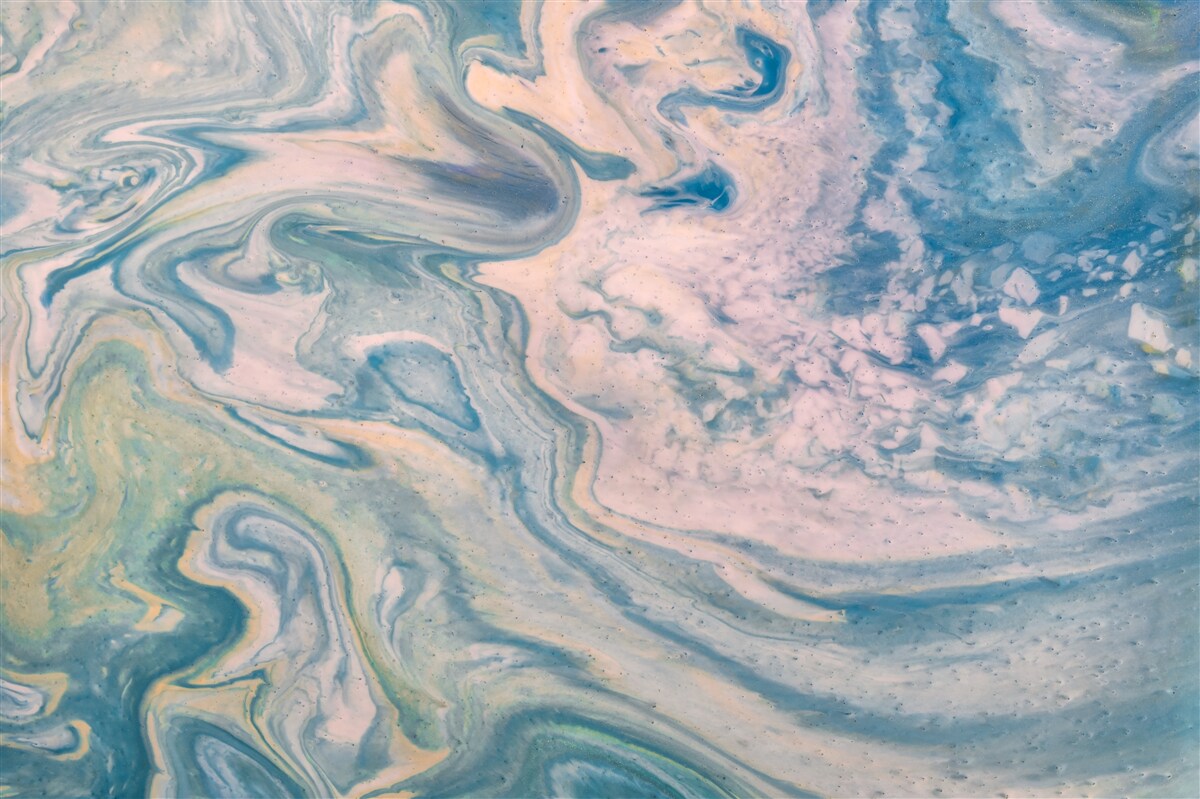 Carta da parati linee astratte multicolori che seguono traiettorie morbide