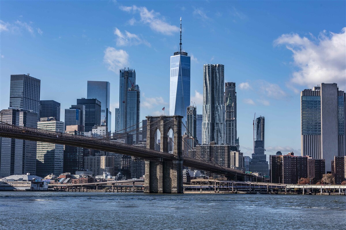 Carta da parati vista della città dal ponte di Brooklyn