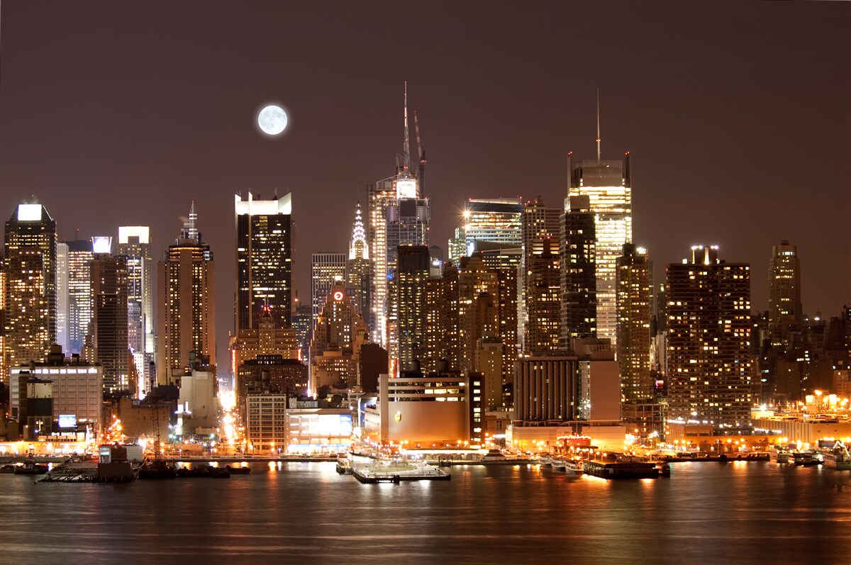 Carta da parati magnifica vista panoramica di Manhattan di notte