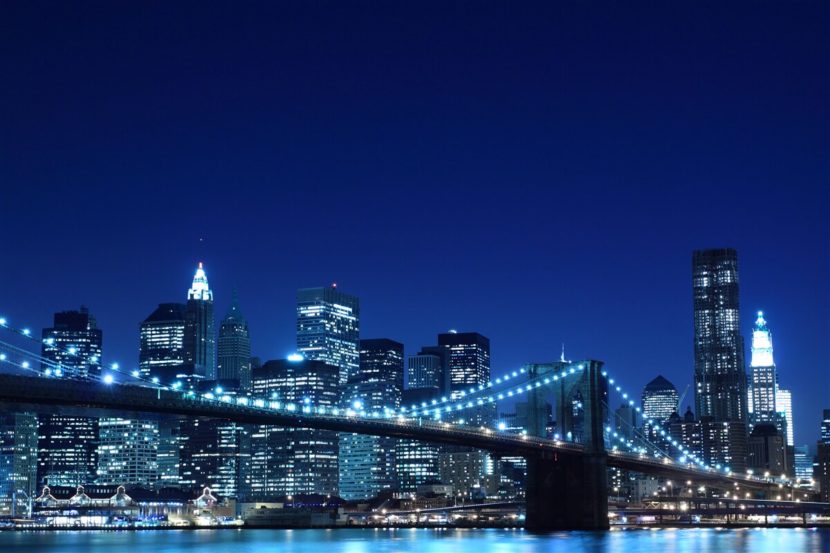 Carta da parati ponte di brooklyn di notte