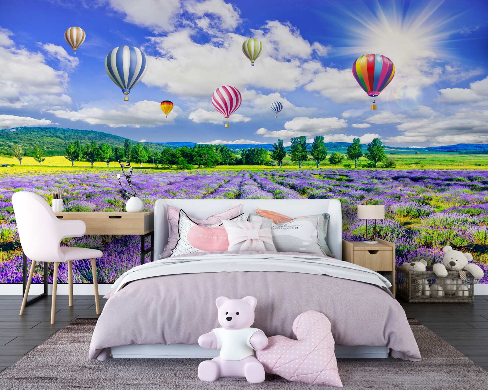 Carta da parati palloncini colorati su un campo di lavanda