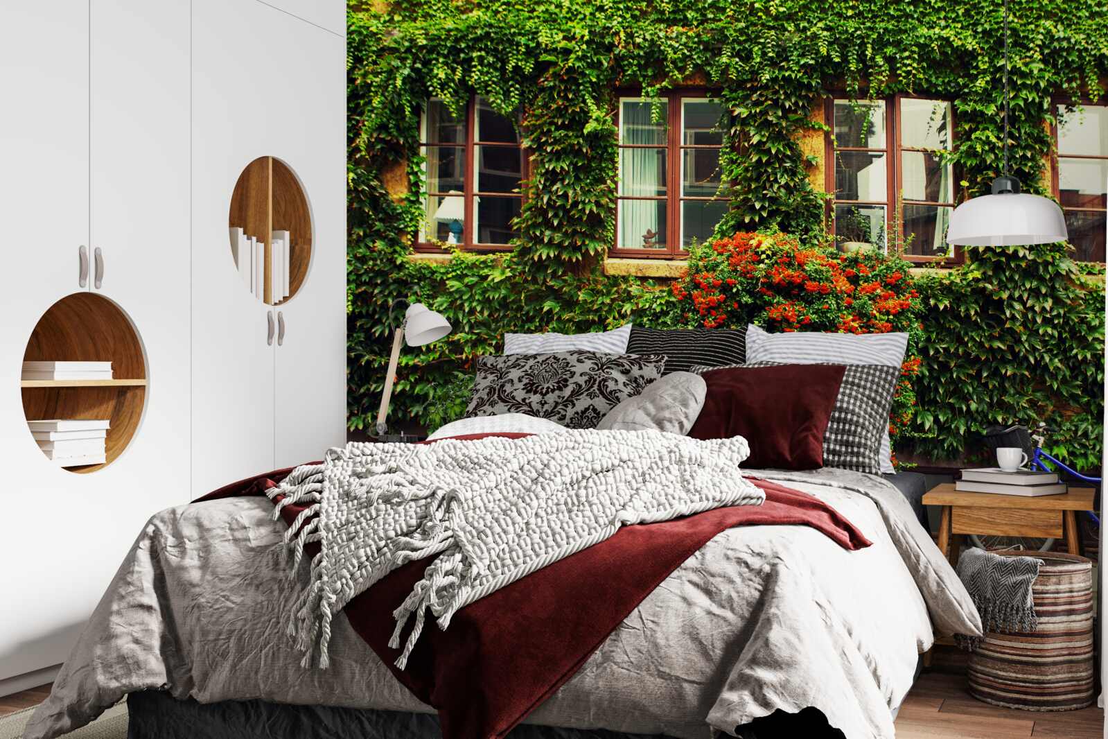 Carta da parati casa invasa dall'edera a causa della vecchiaia