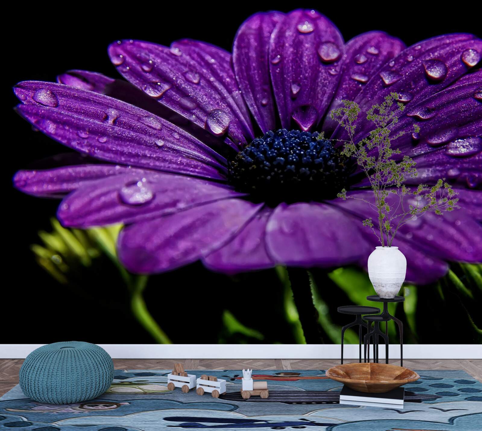Carta da parati gocce d'acqua su un fiore di gerbera viola