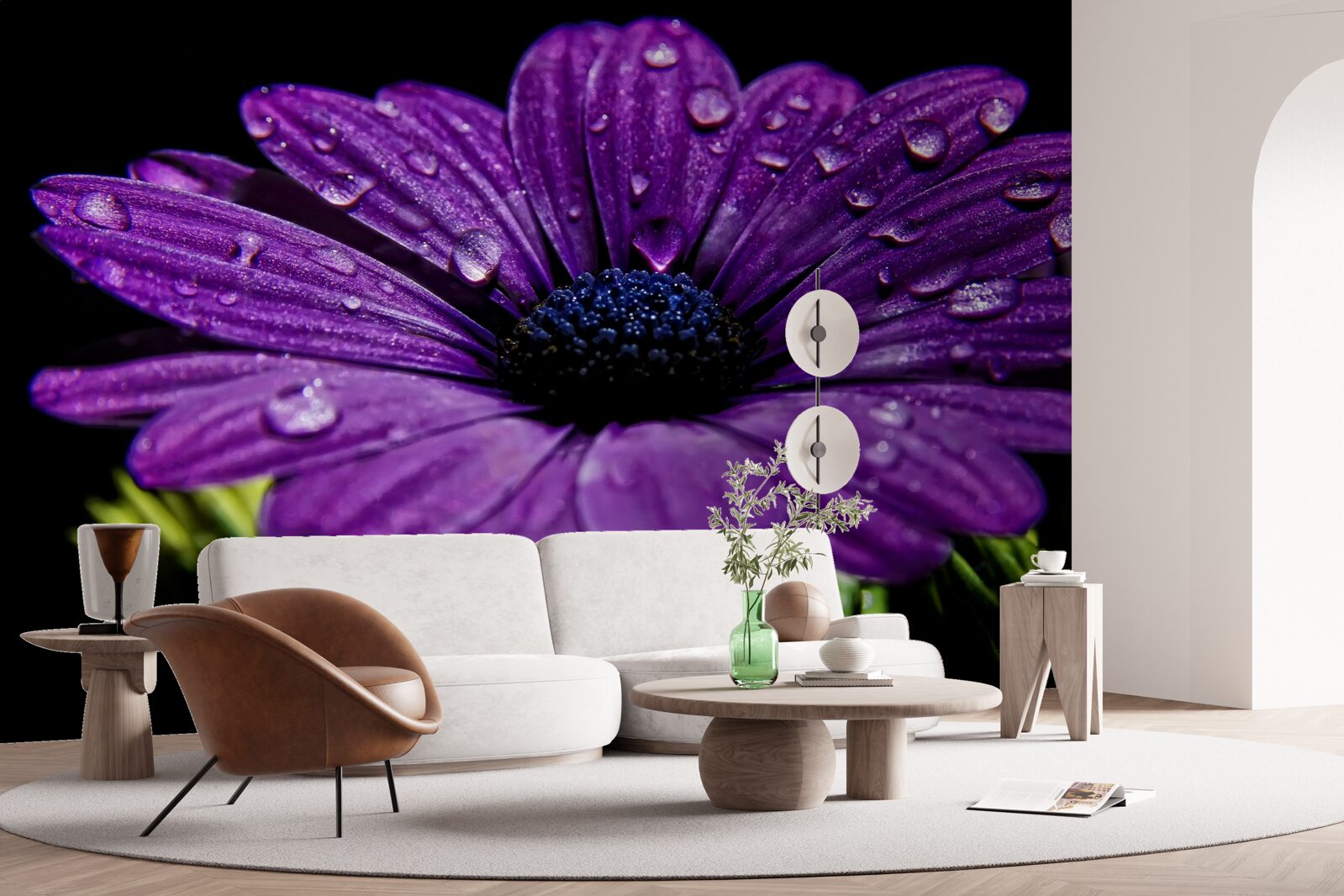Carta da parati gocce d'acqua su un fiore di gerbera viola