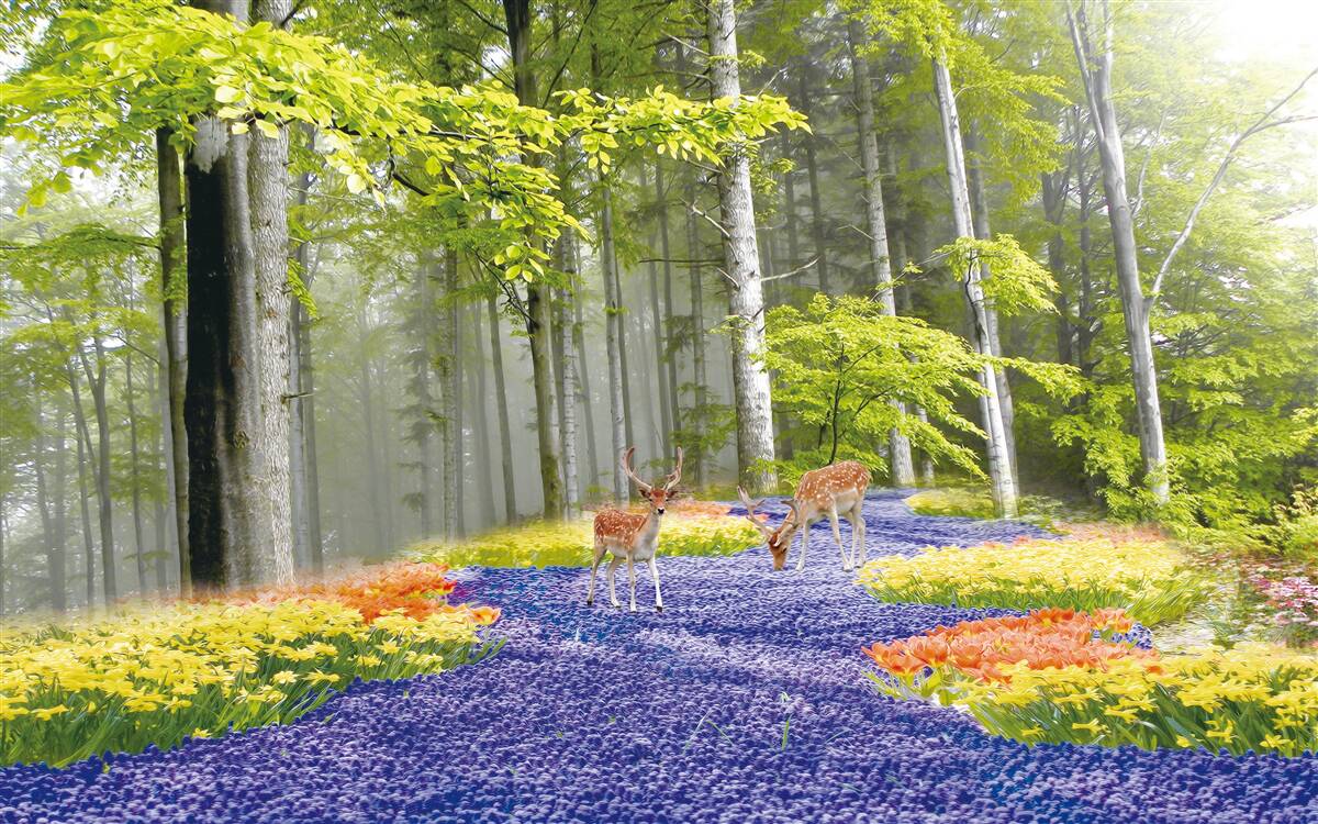 Carta da parati i cervi camminano in una foresta verde
