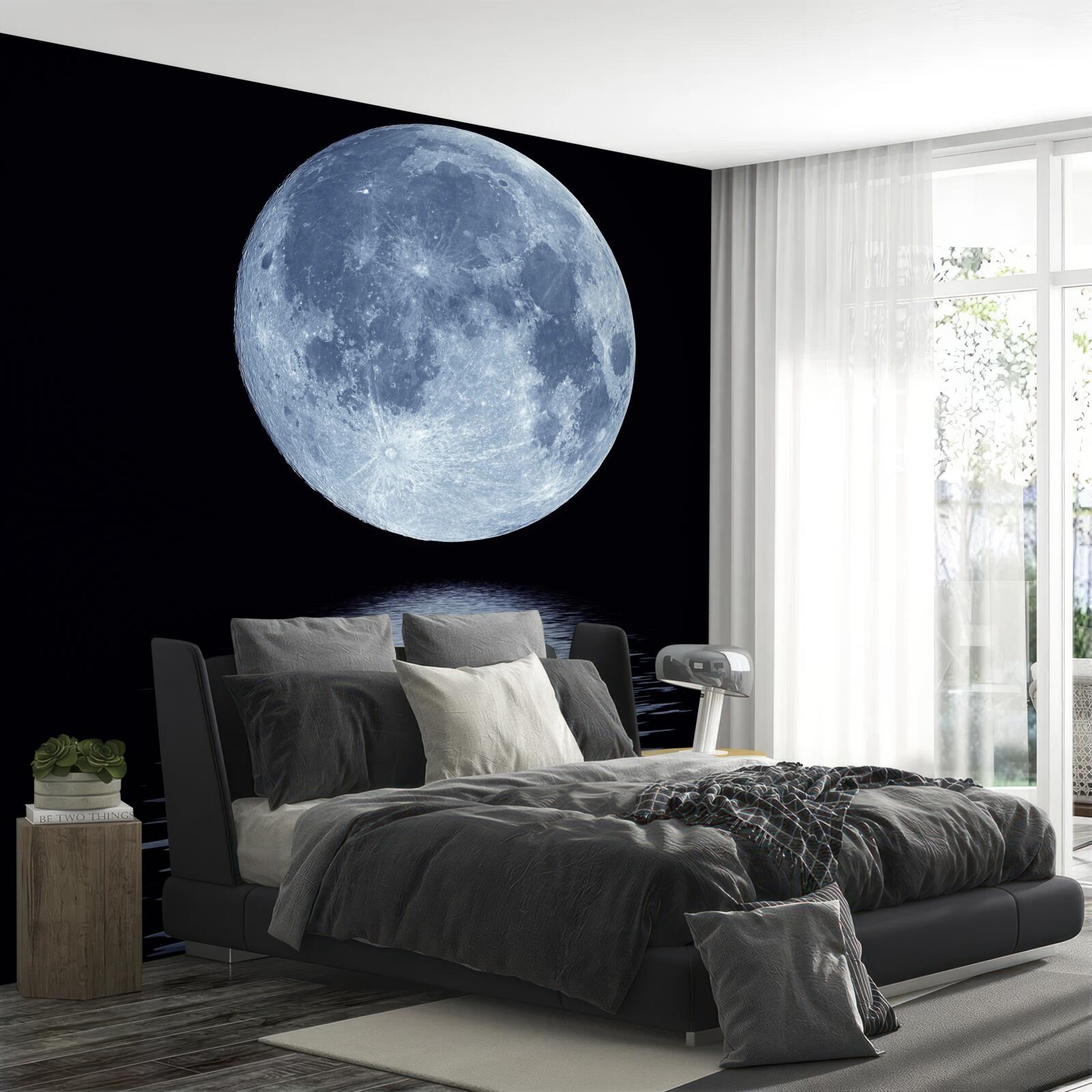 Carta da parati il riflesso della luna piena sulla superficie dell'acqua