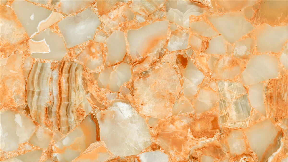 Carta da parati sfumature d'ambra nelle gocce sulla pietra