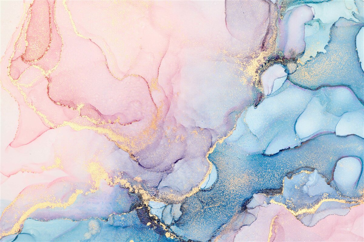 Carta da parati morbide nuvole rosa fluttuano sull'acqua