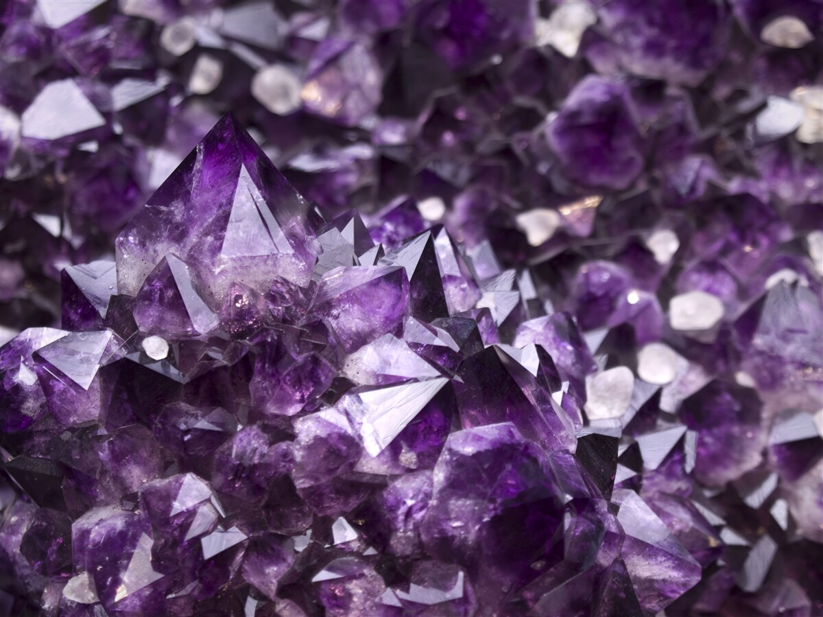 Carta da parati cristalli viola