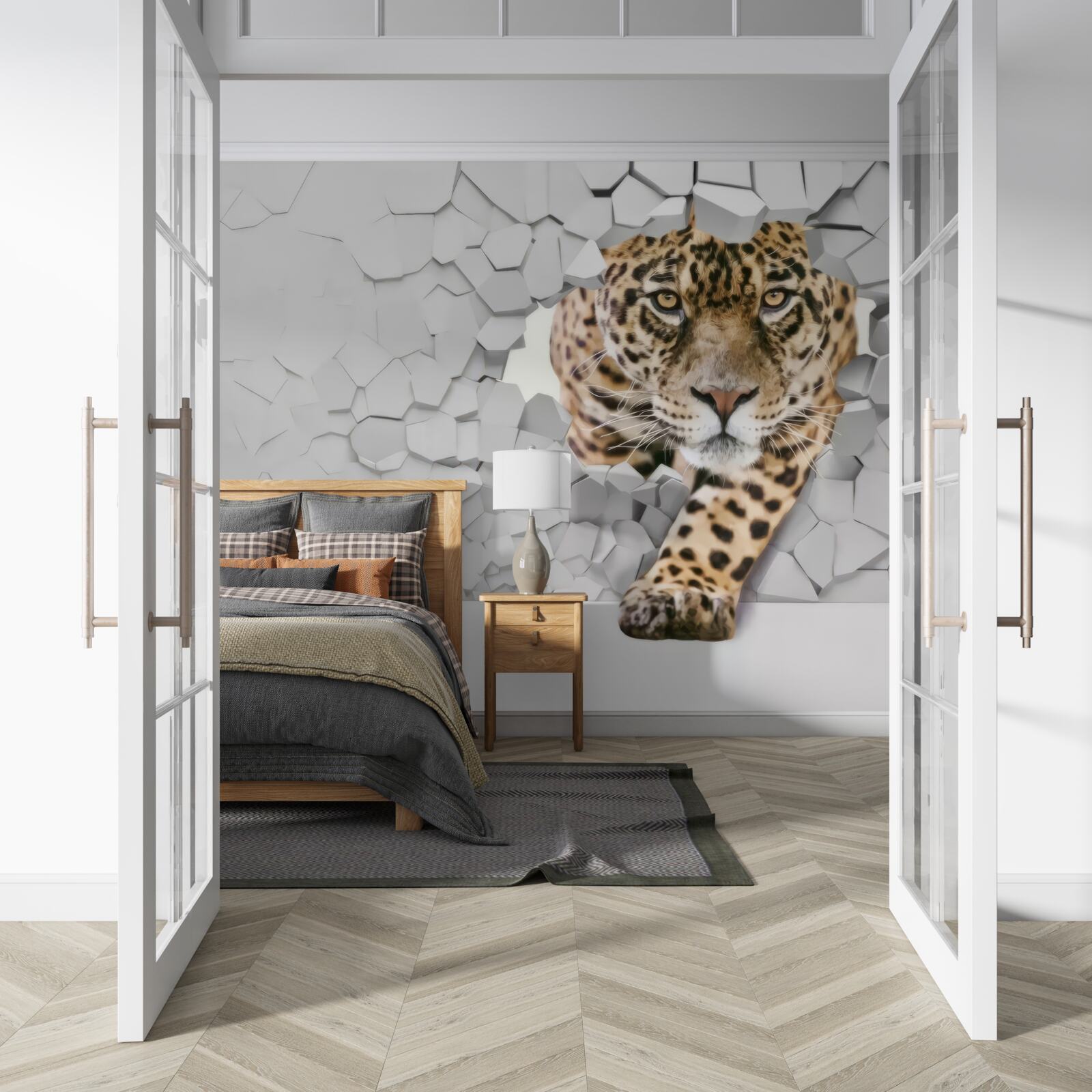 Carta da parati un leopardo emerge da un muro bianco